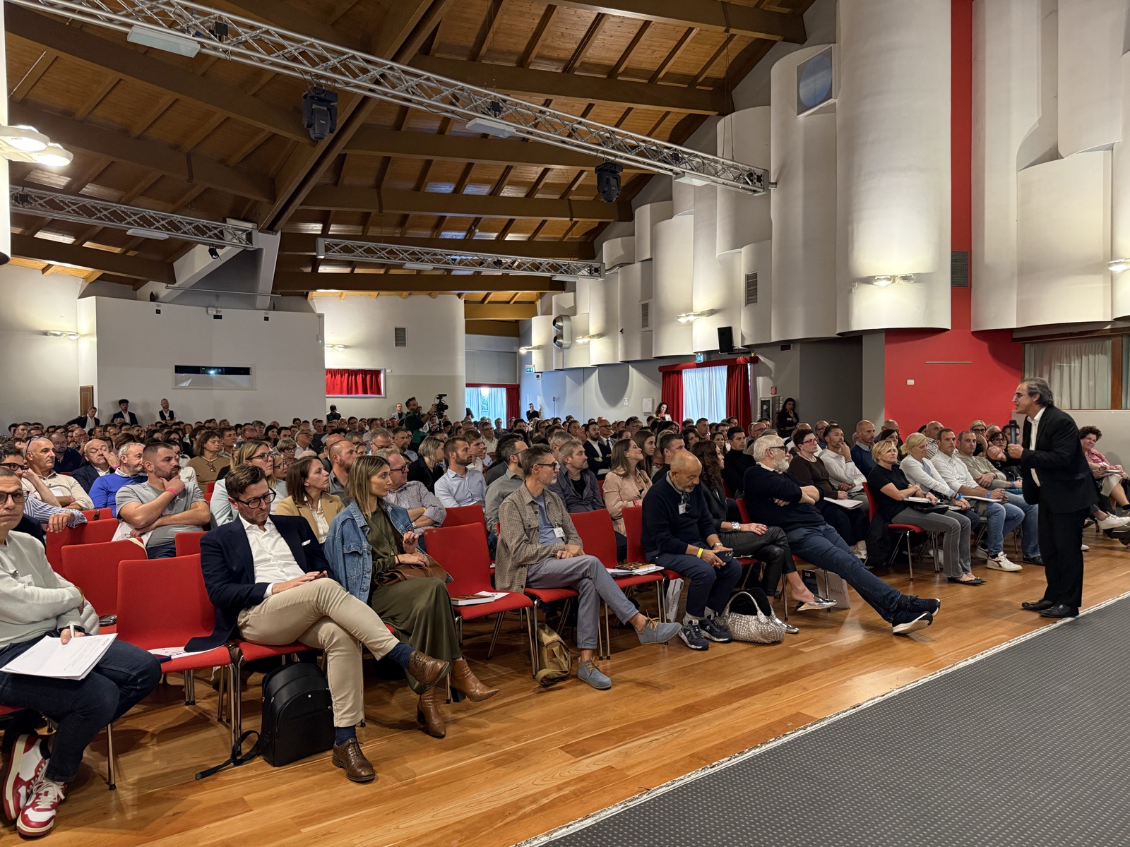 Evento dal vivo OSM con imprenditori